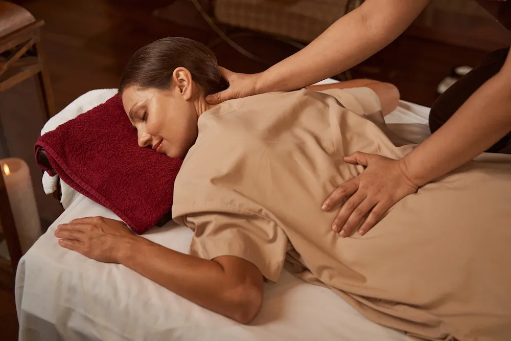 Thai Massage (Without Oil)